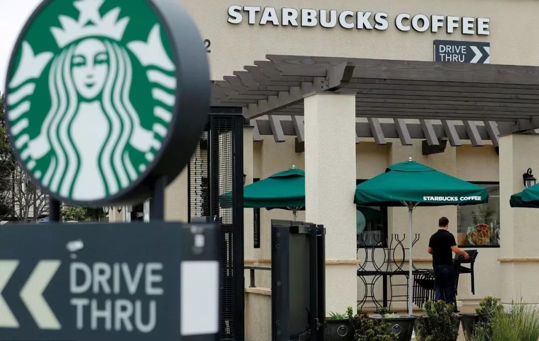 what？！星巴克可以点外卖了？网友：我们就是喜欢在店里拍照啊……