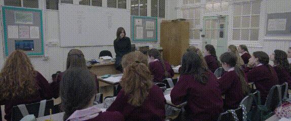 被两个女神倒追是一种怎样的体验,被两个女生倒追的电视剧