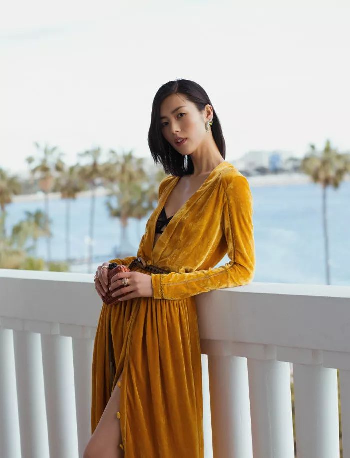 平胸如何穿出好身材,平胸怎么显身材