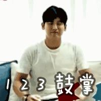 过分！大爷边游泳边拉大便！自己享受的同时请别伤害身边人！