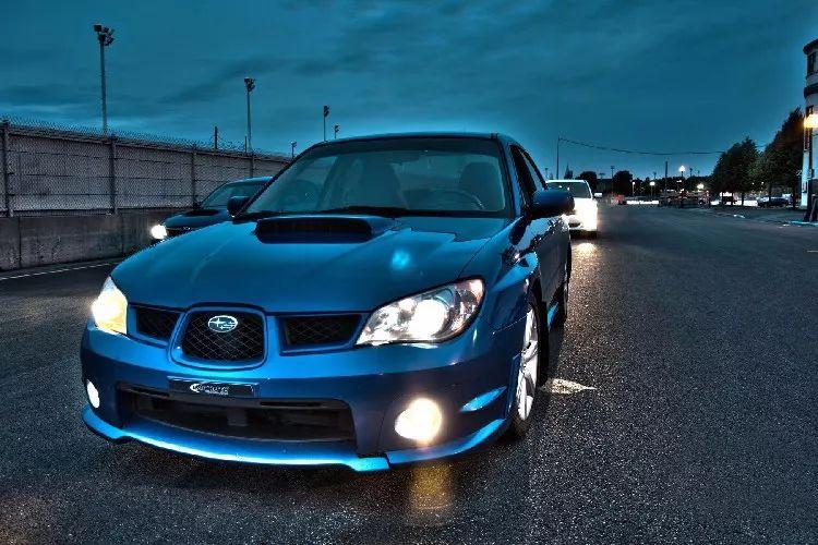 飞机起飞到一半为什么轮胎爆炸,飞机飞了万米高空为什么没有高反