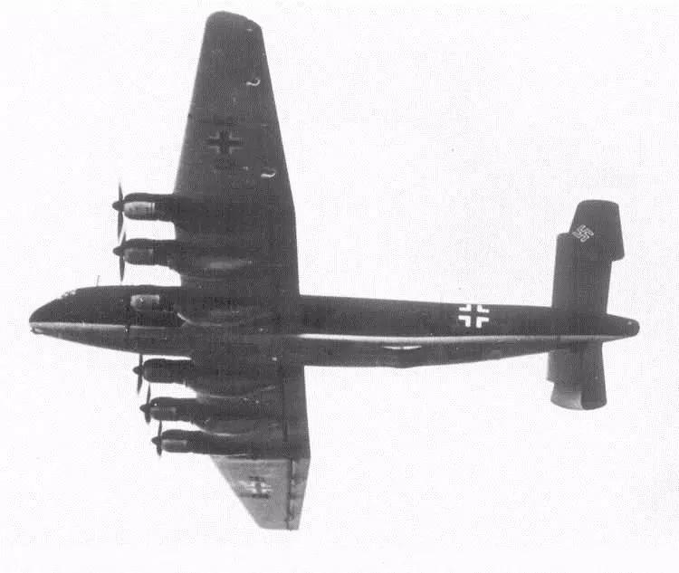 飞机起飞到一半为什么轮胎爆炸,飞机飞了万米高空为什么没有高反