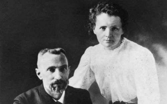 居里夫人重大事迹,居里夫人命运多舛的少年时期