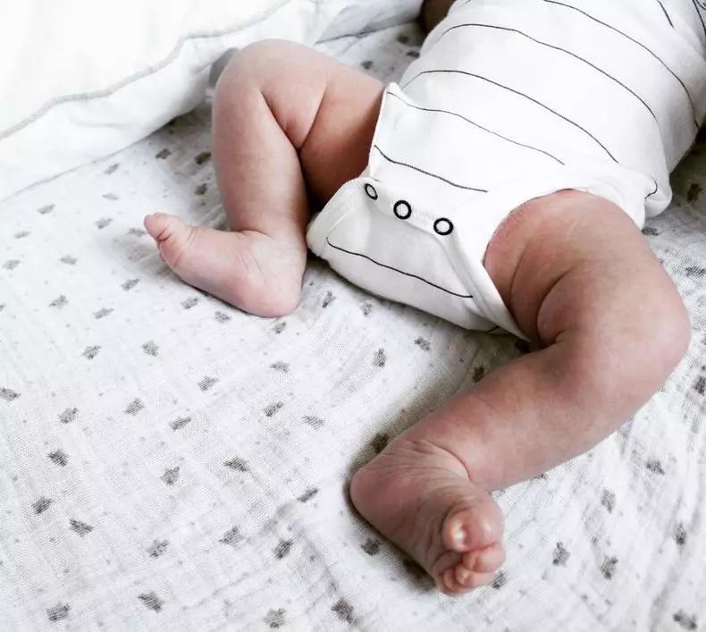 一岁两个月走路o型腿怎么办,一岁半宝宝腿有点o型怎么办