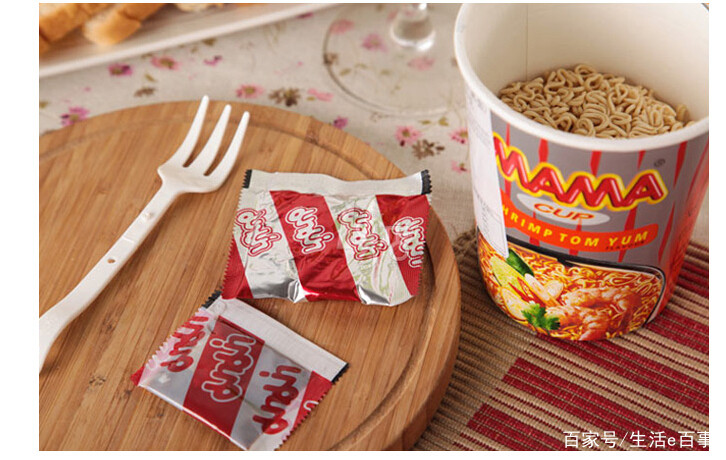 泰国青草膏京东上买靠谱吗,泰国跟团买的青草膏