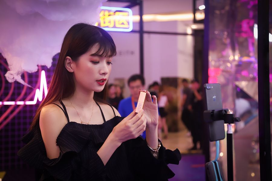 戚薇介绍美妆产品,戚薇彩妆单品