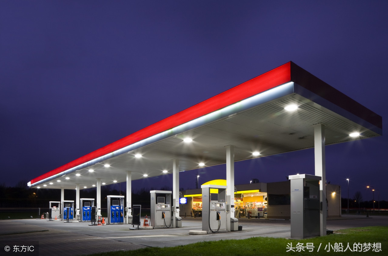 普通航母和核动力航母的油耗,中国常规动力航母一公里多少油耗