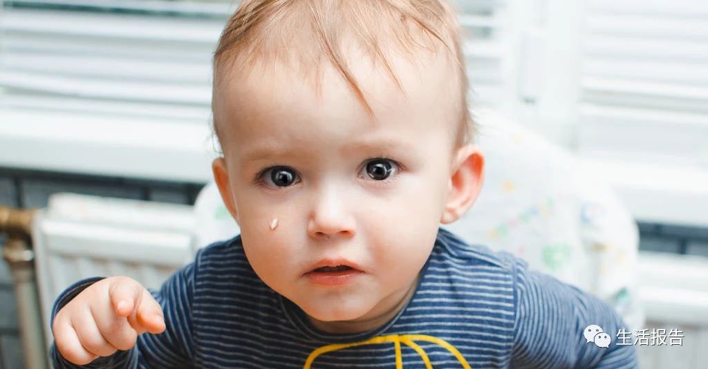 宝宝长牙期护理,宝宝长牙了吃手指要不要干预