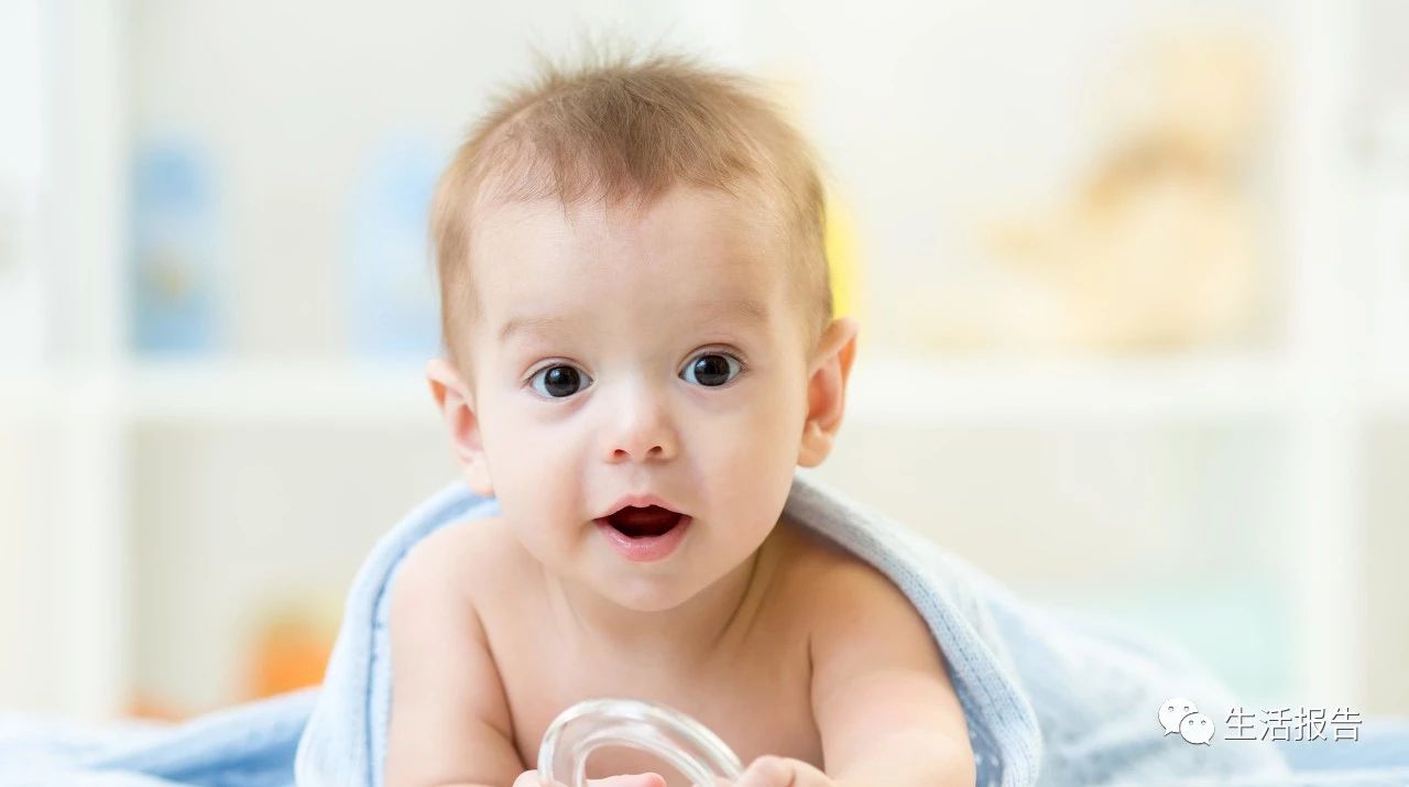 宝宝长牙期护理,宝宝长牙了吃手指要不要干预