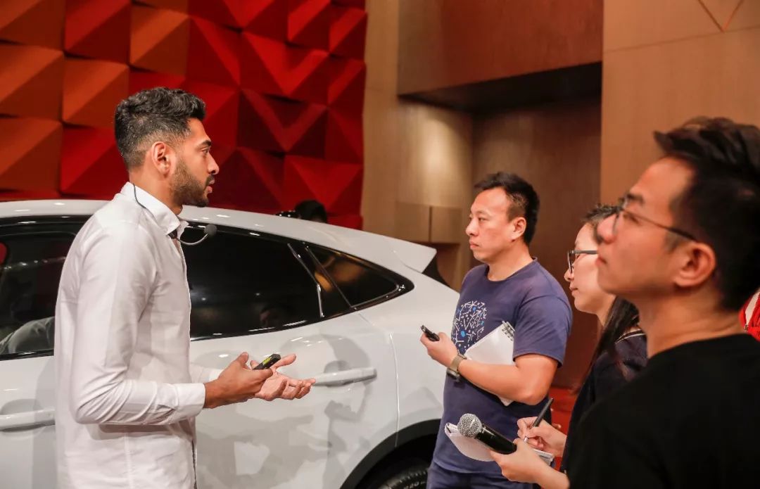 个性十足的小豹子试驾捷豹e-pace,小豹子e-pace