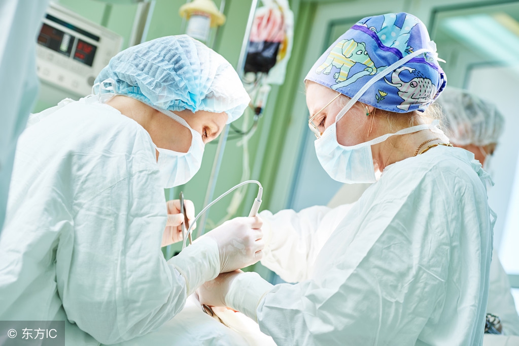 艰难生下双胞胎,艰难产下双胞胎