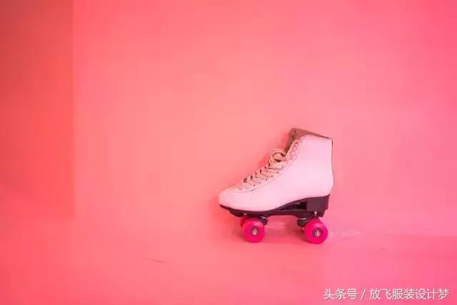 粉蓝色华伦天奴,粉色red华伦天奴