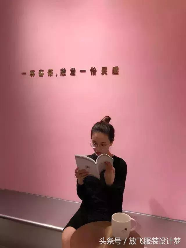 粉蓝色华伦天奴,粉色red华伦天奴