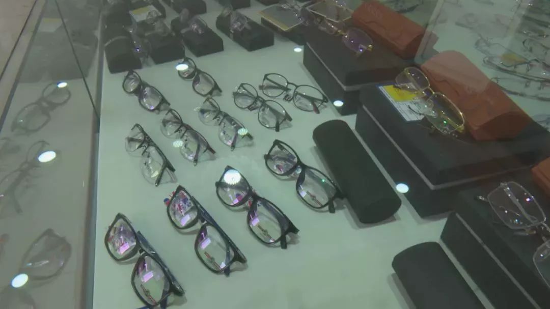 郯城眼镜店配近视镜,丹阳近视眼镜配墨镜