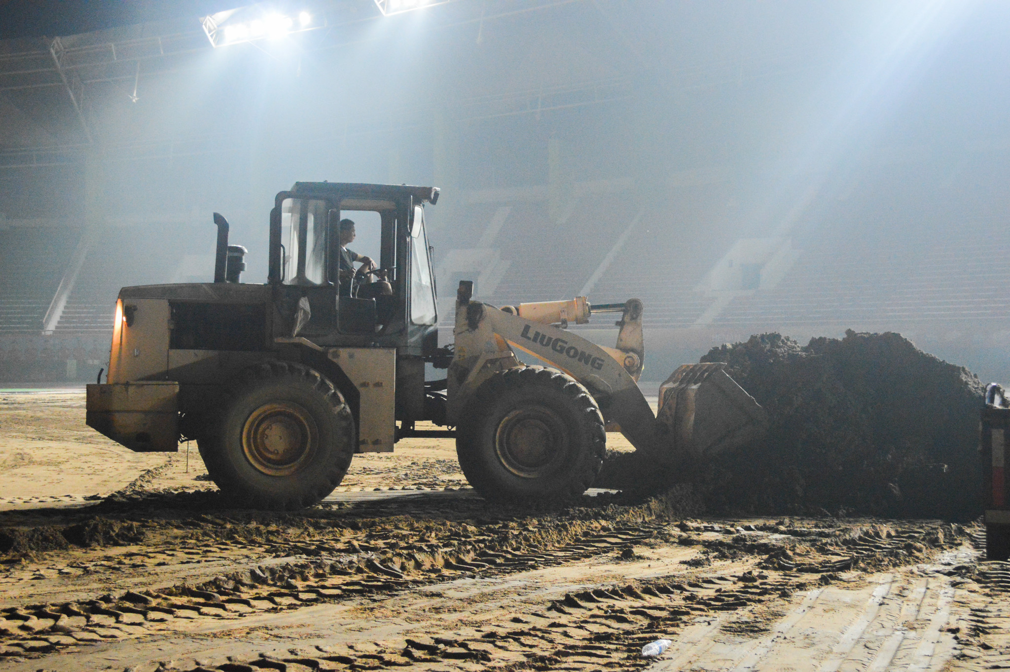 航体建业,河南建业主场草皮翻新