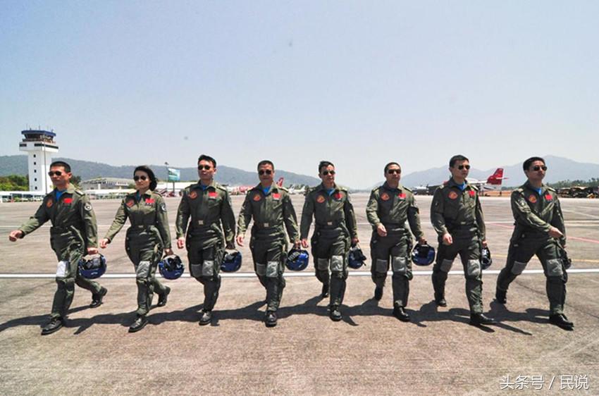 空军飞行员晋升过程及待遇,空军飞行员一般是干什么的