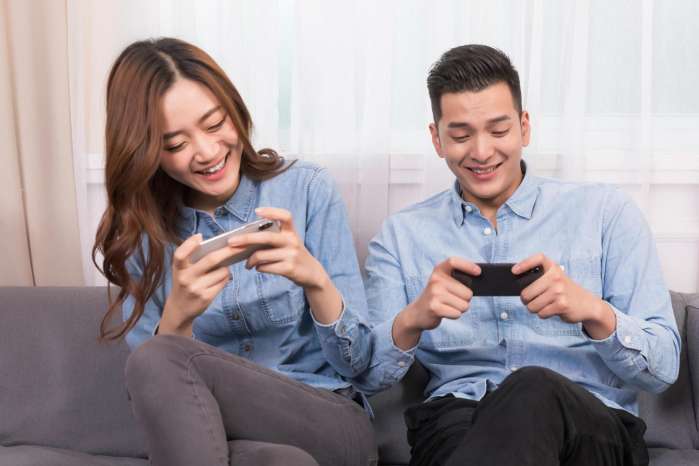 安卓吃鸡和苹果吃鸡的感觉一样吗,外设吃鸡到底用安卓好还是苹果好