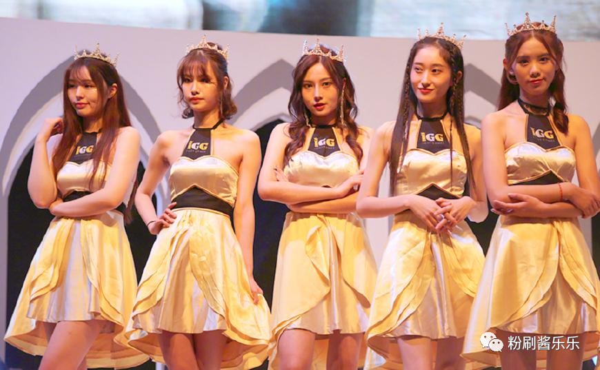 2018上海chinajoy红衣美女,2017chinajoy漂亮妹子