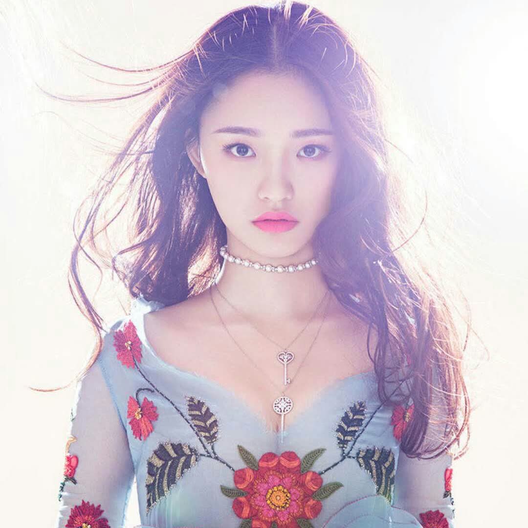 明星的赚钱都这么容易的吗?就连她的一条微博的推广费都八十几万