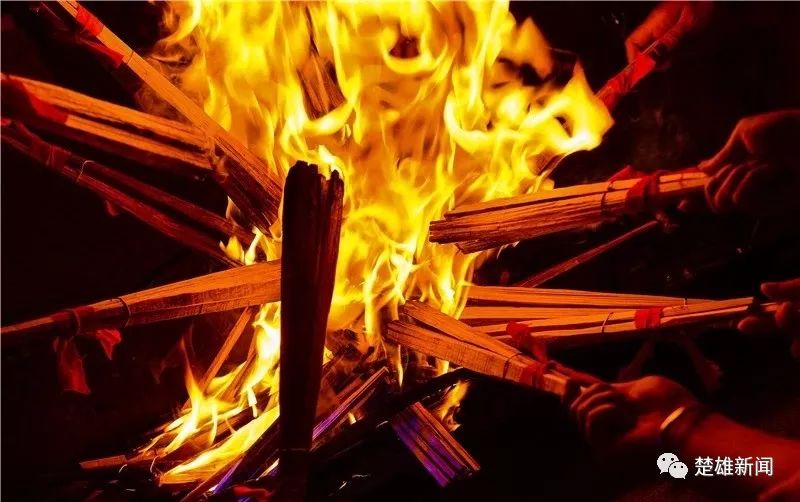 楚雄火把节玩火,楚雄火把节活动安排地点和时间