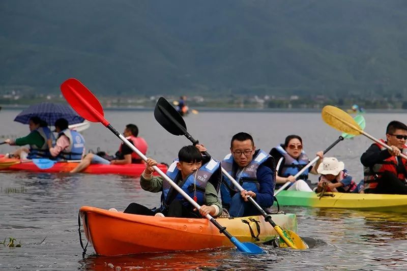 独在异乡不做异客,独在异乡为异客