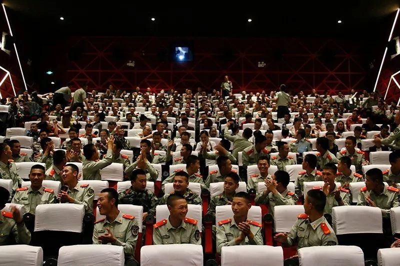 独在异乡不做异客,独在异乡为异客