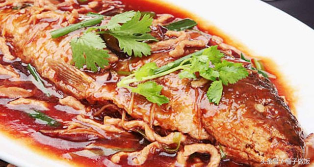 鲤鱼红烧鱼的简单制作方法,家常鲤鱼红烧鱼简单做法步骤