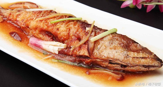 鲤鱼红烧鱼的简单制作方法,家常鲤鱼红烧鱼简单做法步骤