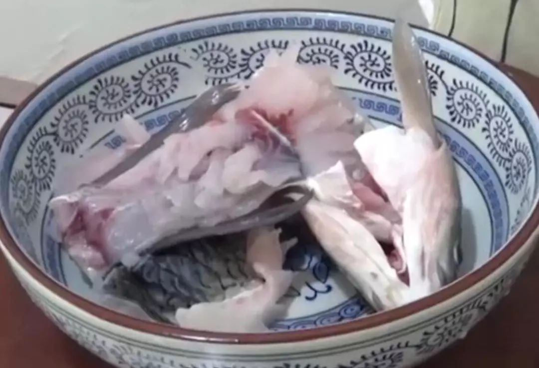 松鼠鱼的正宗做法,松鼠鱼的真正做法专业厨师教你做