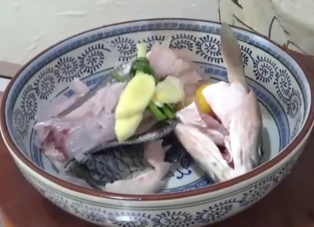 松鼠鱼的正宗做法,松鼠鱼的真正做法专业厨师教你做