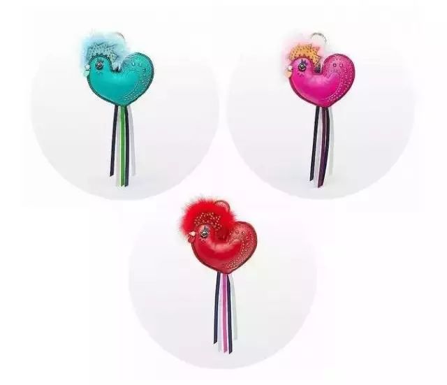 2万的编织袋?4千的塑料鞋?难道真是贫穷限制了我的审美?