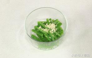 凉拌苦瓜黄瓜葱香菜最好吃的做法,凉拌苦瓜正确最好吃的做法