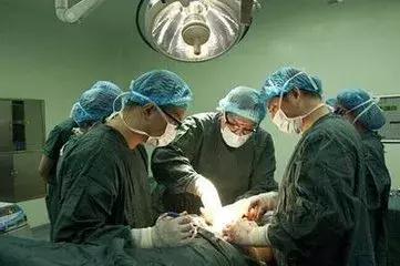 珠海女子过斑马路被撞身亡,珠海29岁女子被撞身亡