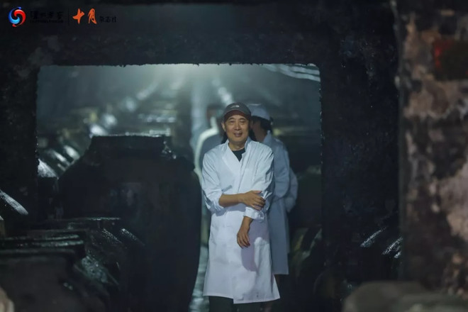 文坛名家走进高粱地，一瓶浓香国酒的诞生，多少人在见证？