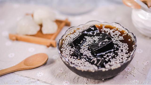 自制椰浆红豆龟苓膏,自制龟苓膏家常做法