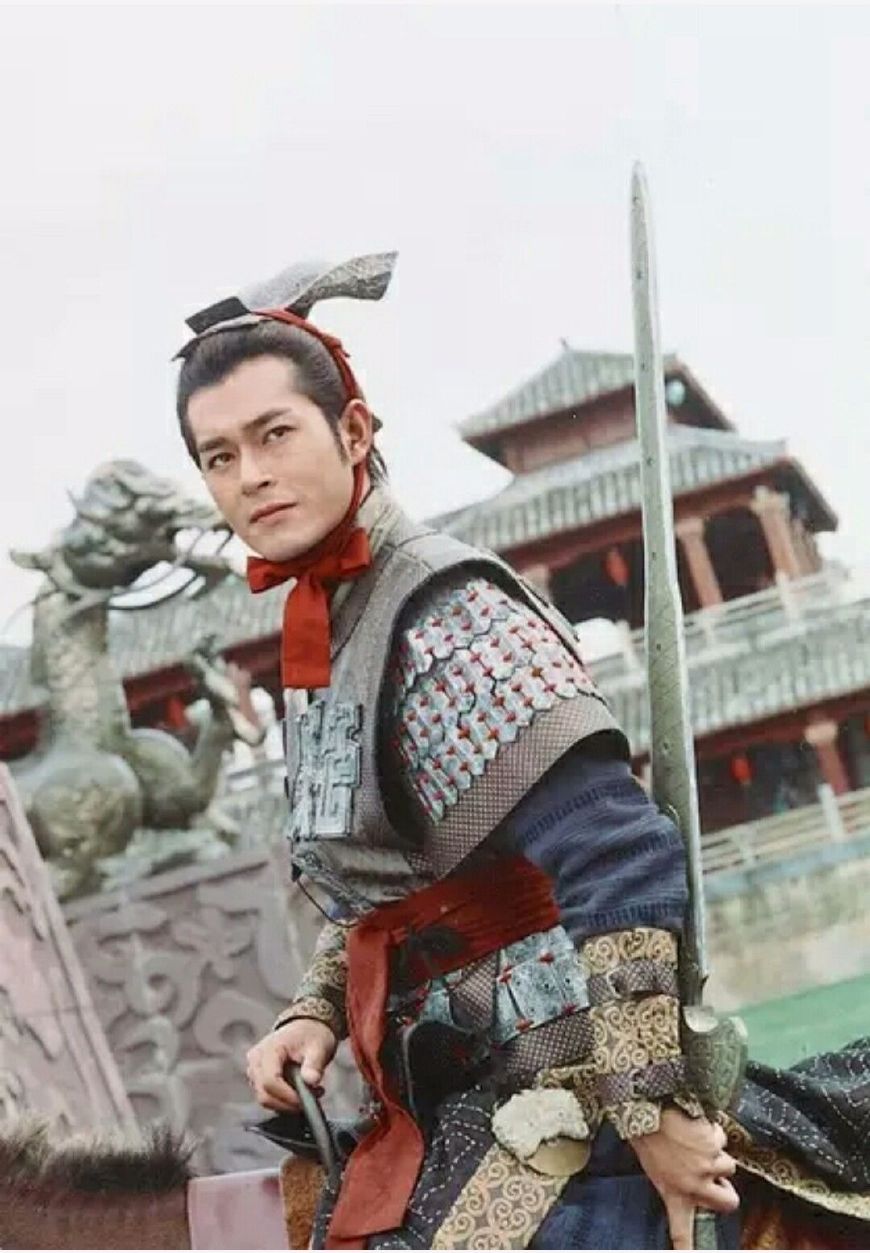 被搬上荧幕的小说，媚者无疆是神还原，寻秦记最成功，它尺度超大