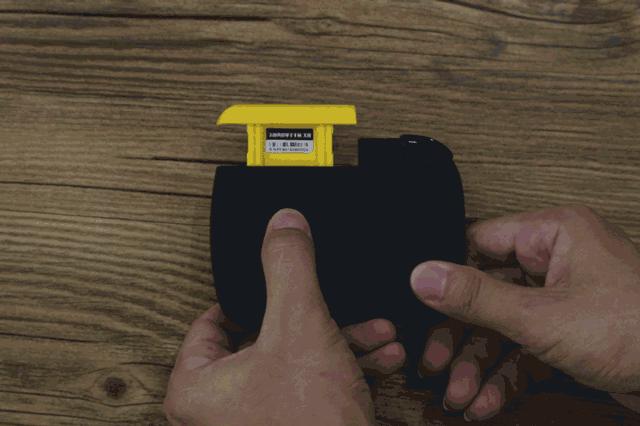 飞智黄蜂x版半手手柄,飞智黄蜂单手游戏手柄吃鸡神器