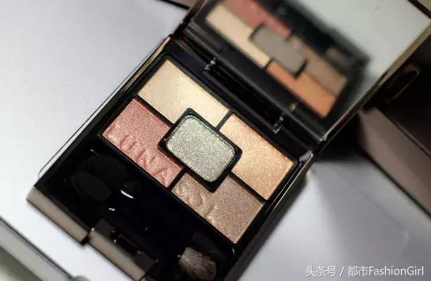 阚清子的青春虽喂了狗,却因推荐的化妆品太好用一夜圈粉百万!