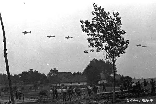 二战德国和苏联瓜分波兰是真的吗,二战德国与苏联狼狈为奸瓜分波兰