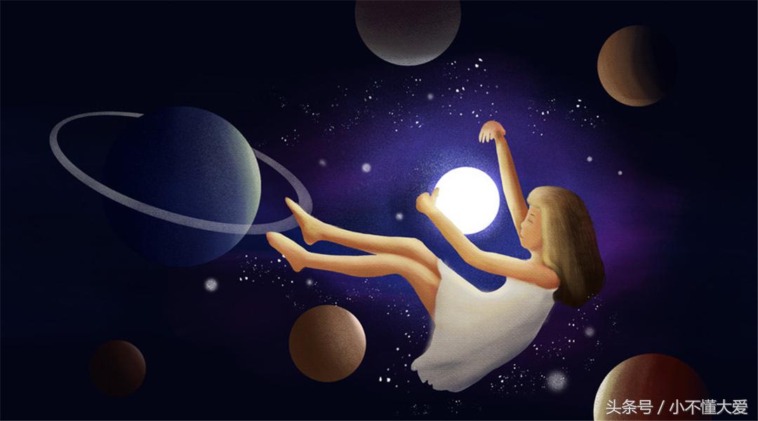 异性有意无意肢体触碰,异性相处时女人小动作的心理想法