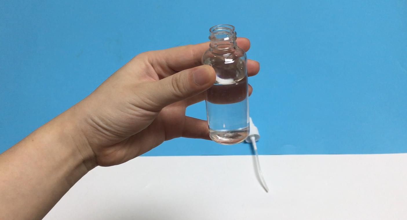 衣服上的褶皱没有熨斗怎么办,衣服褶皱快速去除只要简单一步