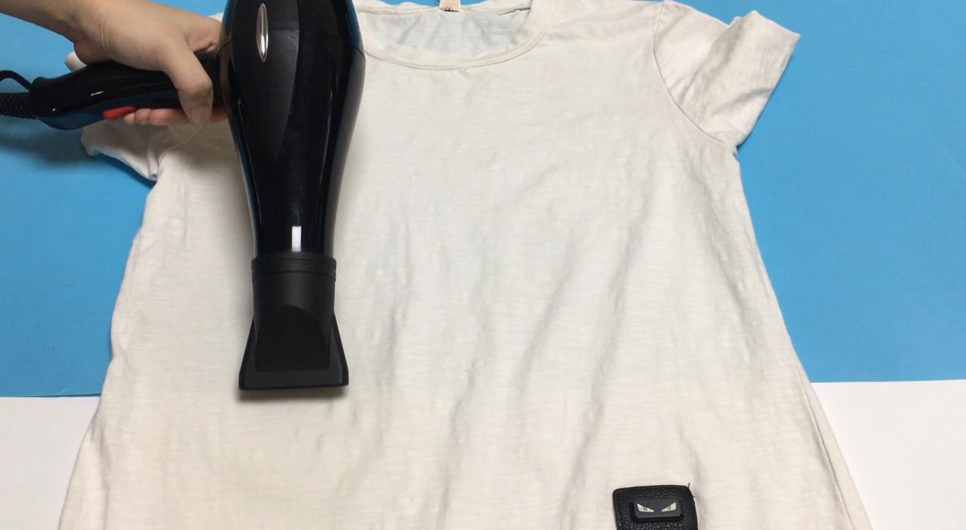 衣服上的褶皱没有熨斗怎么办,衣服褶皱快速去除只要简单一步