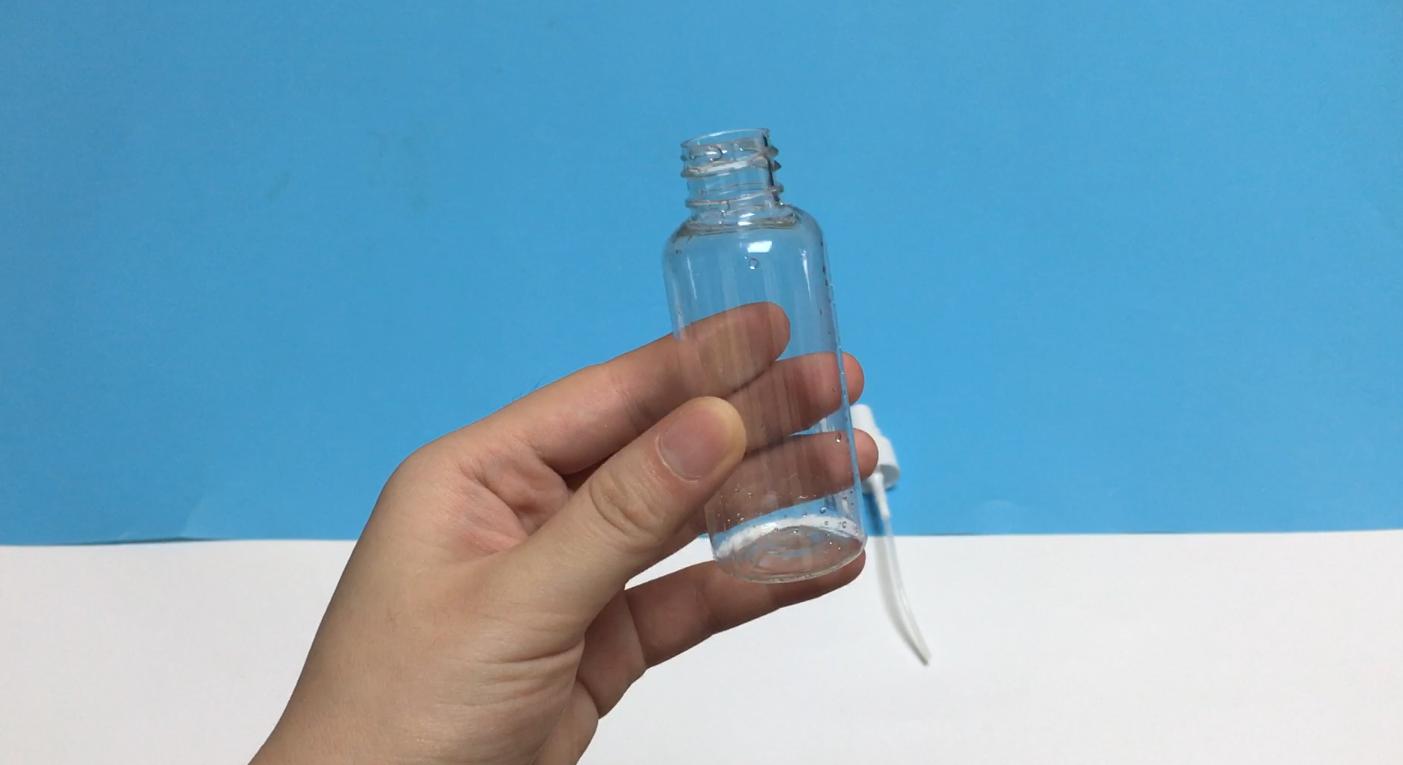 衣服上的褶皱没有熨斗怎么办,衣服褶皱快速去除只要简单一步