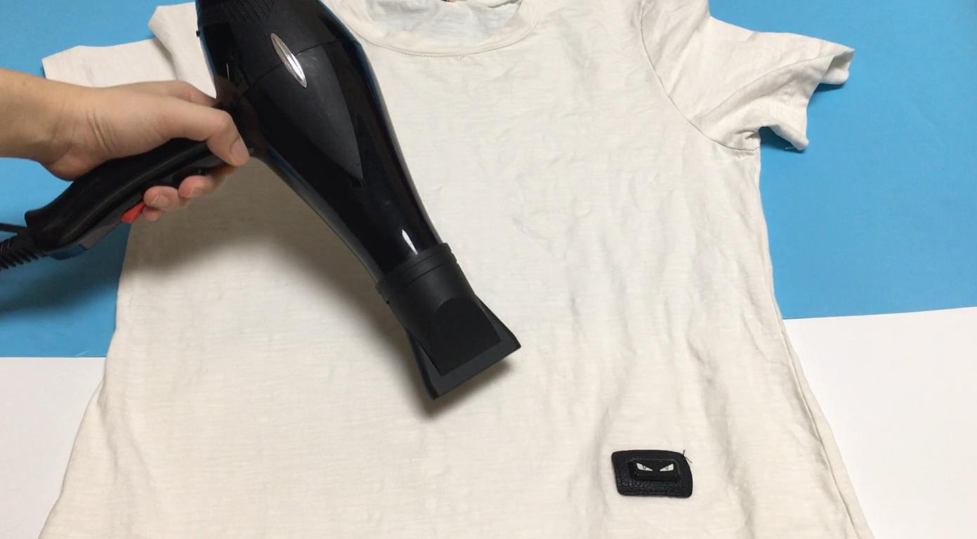 衣服上的褶皱没有熨斗怎么办,衣服褶皱快速去除只要简单一步