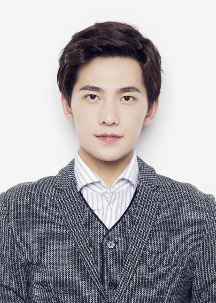 胡歌的眼睛很漂亮,年轻时颜值逆天的明星胡歌