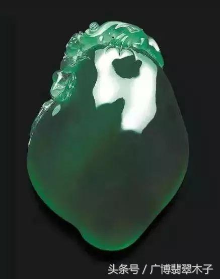六千多块的“龙石种“翡翠，不用想都是假货