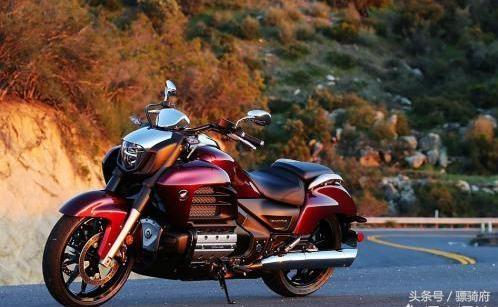 摩托车当中太子，巡航，咖啡这些车型的分类依据是什么