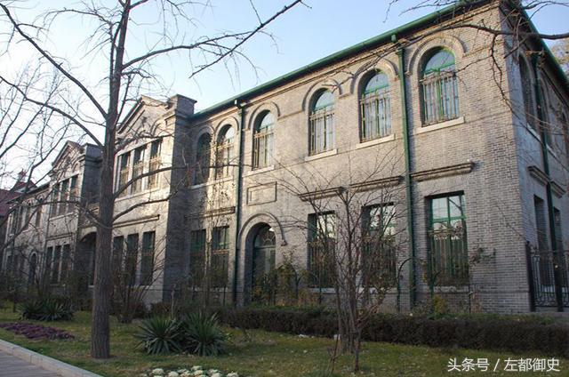 此人曾任教育总长兼北大校长，一身的土匪气，动不动就要枪毙学生