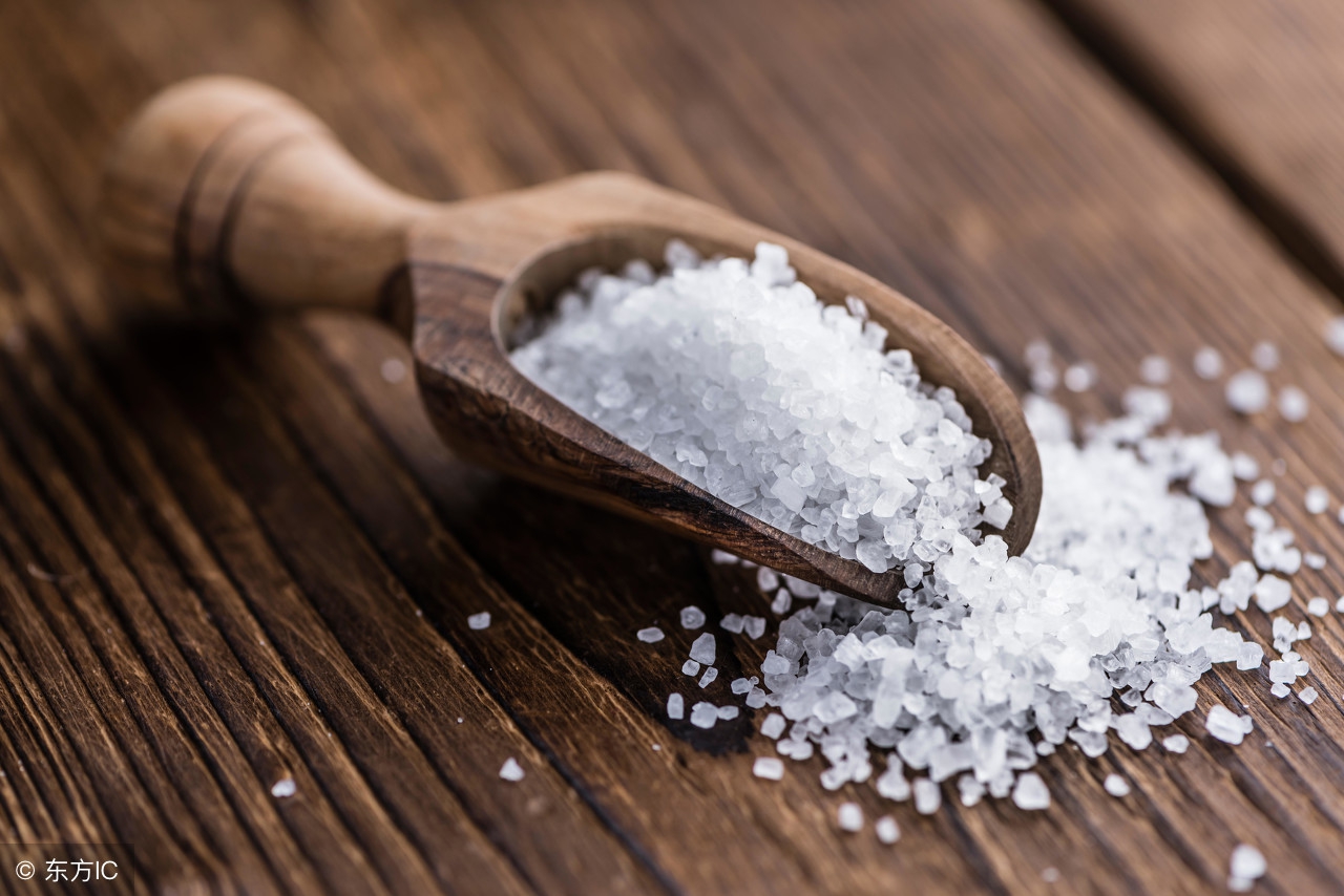 粗盐热敷4个部位治好4大顽疾可惜很少有人会用