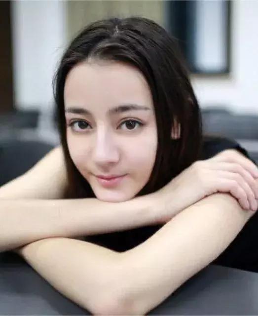 发际线高脸圆适合什么发型,男士发际线高脸长适合发型